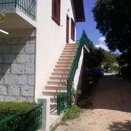 Luci Apartman *