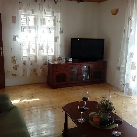Luci * Zadvarje